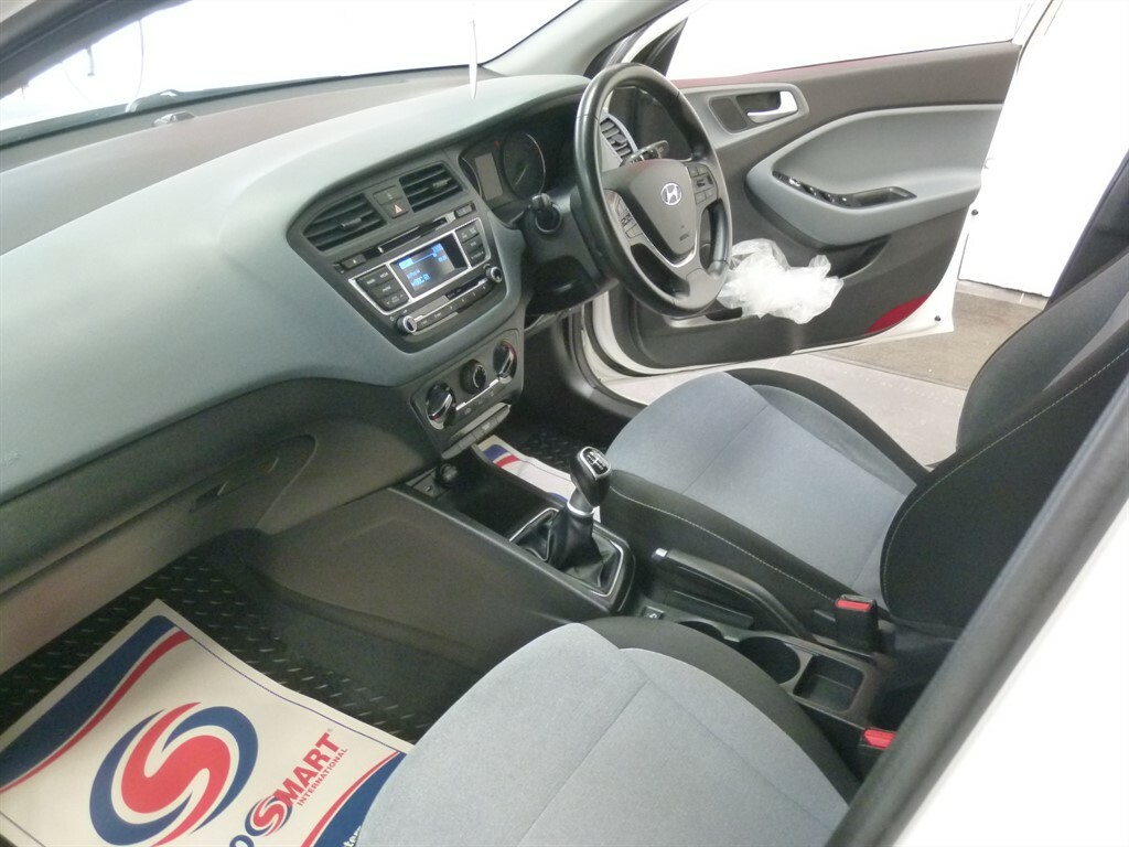 Hyundai I20 1L Active Black #15