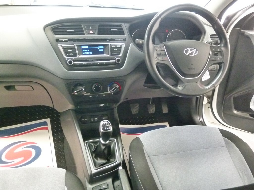 Hyundai I20 1L Active Black #18