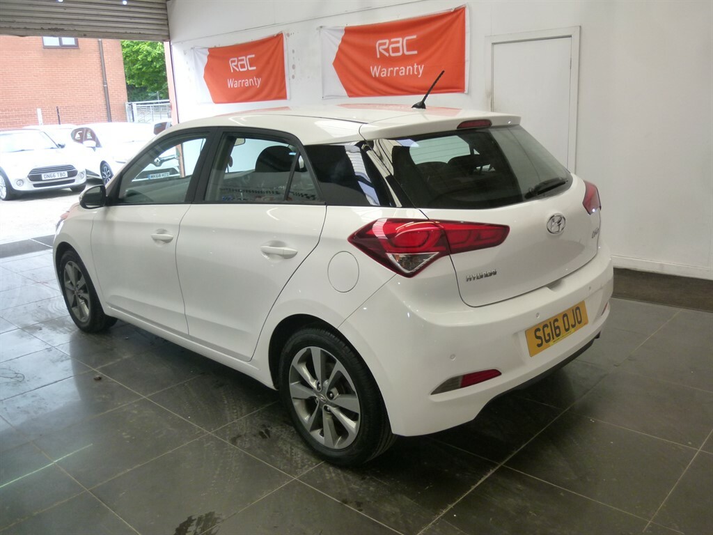 Hyundai I20 Mpi Se White #6