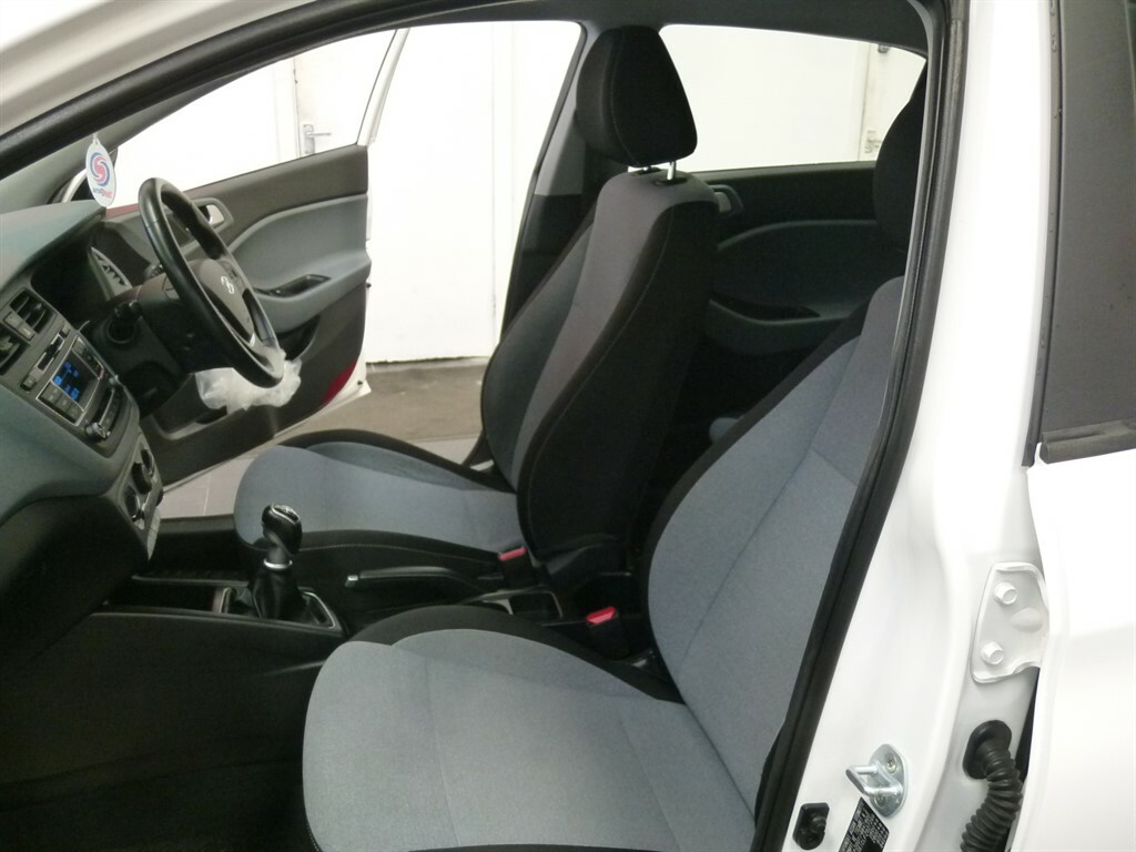 Hyundai I20 1L Active Black #16