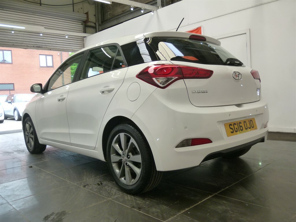 Hyundai I20 1L Active Black #10