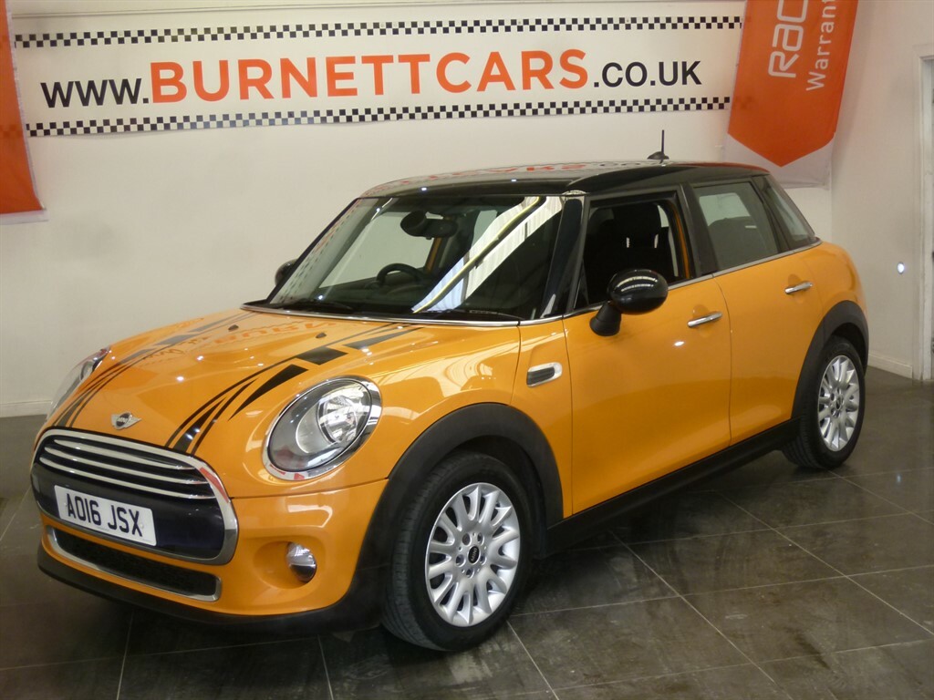 Mini Hatch Cooper Orange