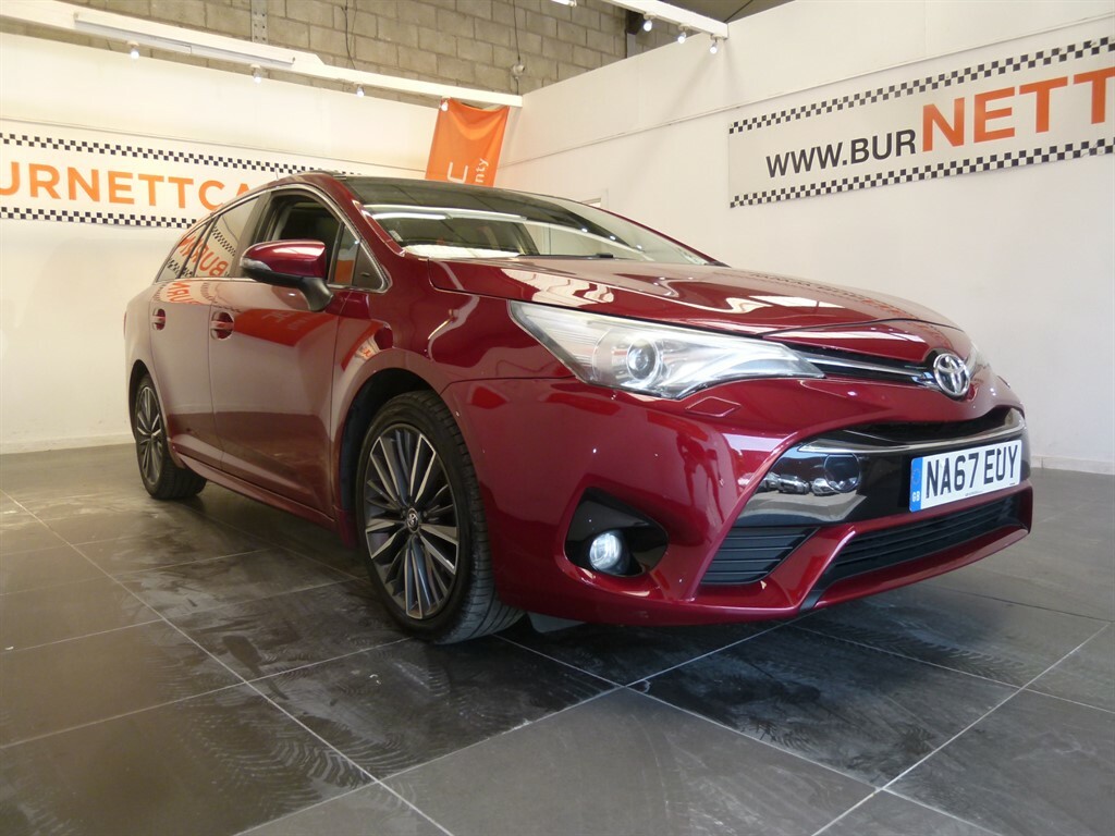 Toyota Avensis D-4d Excel Red #6