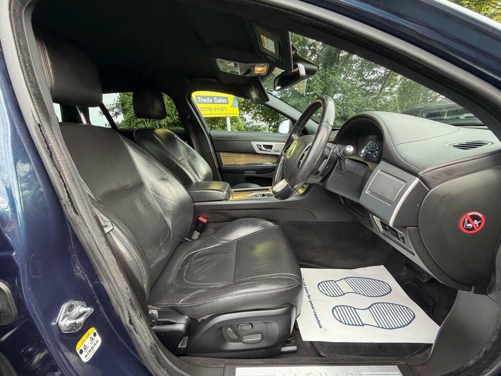 Jaguar XF Estate 2.2 Silver #8