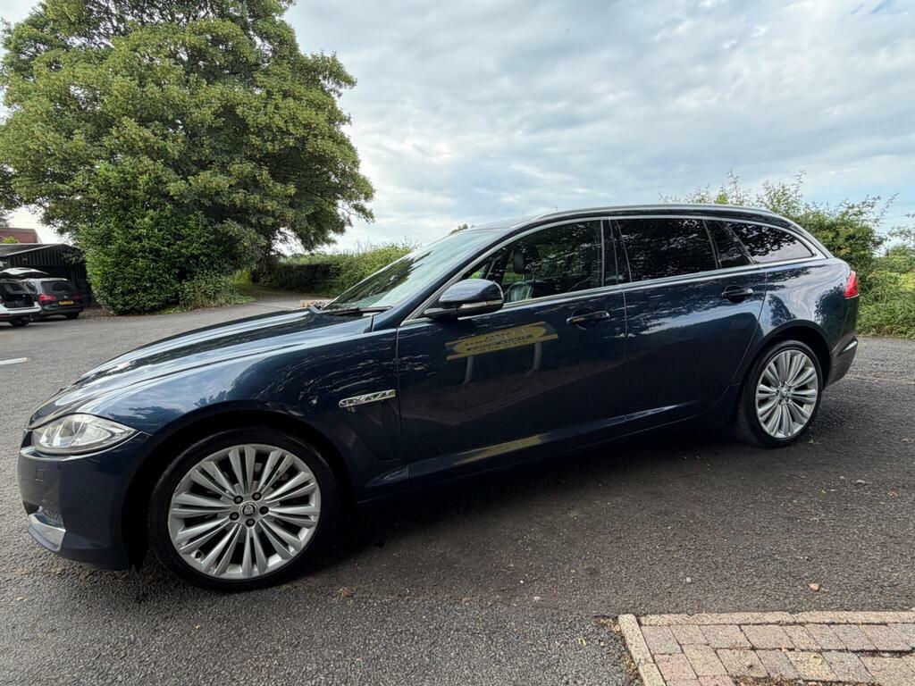 Jaguar XF Estate 2.2 Silver #7