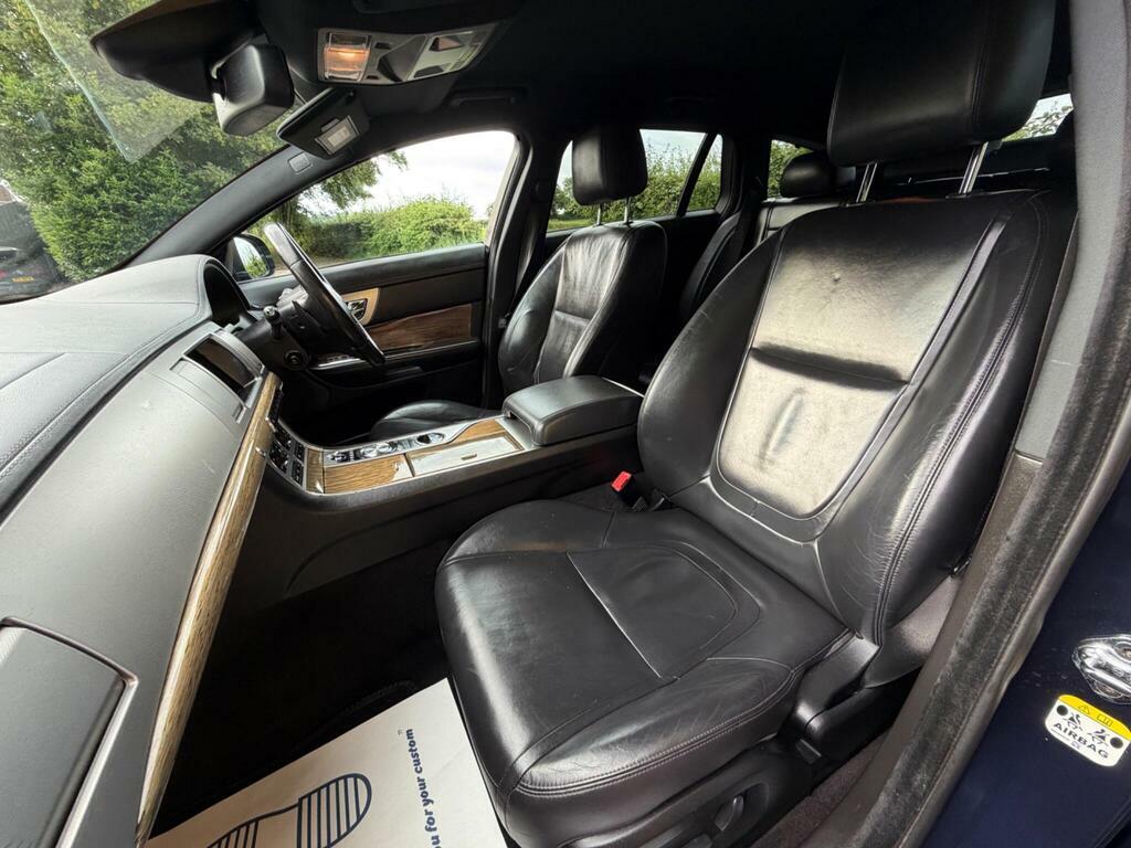 Jaguar XF Estate 2.2 Silver #17