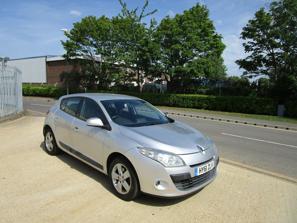 Renault Megane 1.6 16V Dynamique Tomtom Hatchback Manu Silver