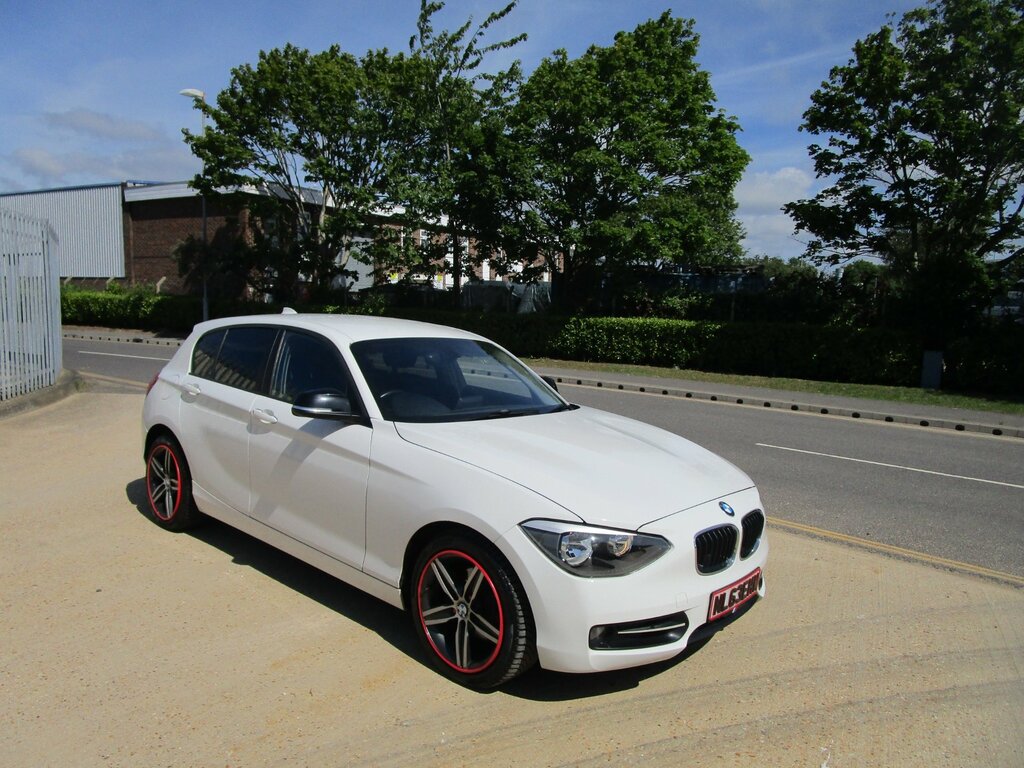 BMW 1 Series 2.0 120D Sport Hatchback Xdrive White