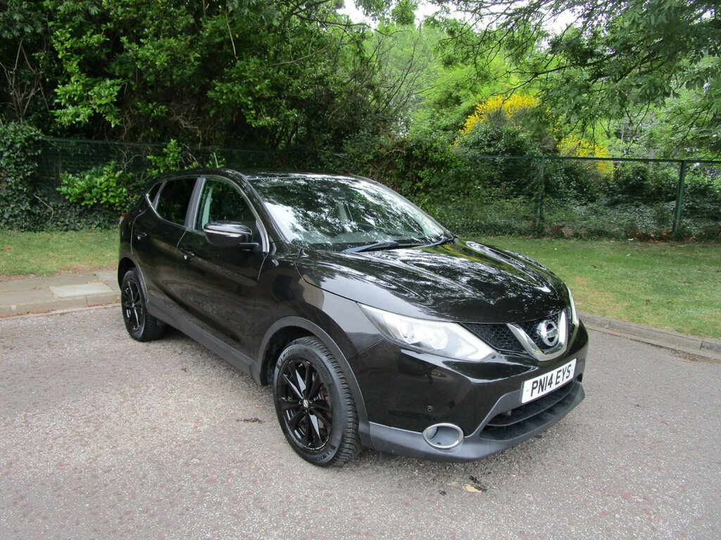 Nissan Qashqai 1.2 Dig-t Acenta Premium Suv 2Wd Black