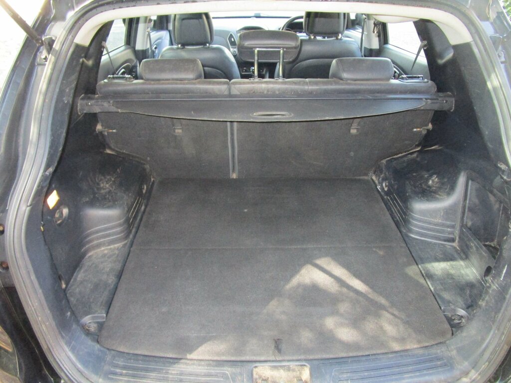 Hyundai Ix35 Crdi Se Suv White #10