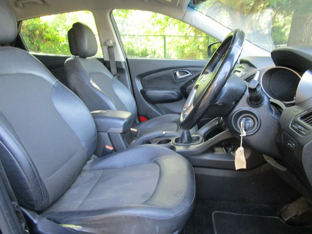 Hyundai Ix35 Crdi Se Suv White #15