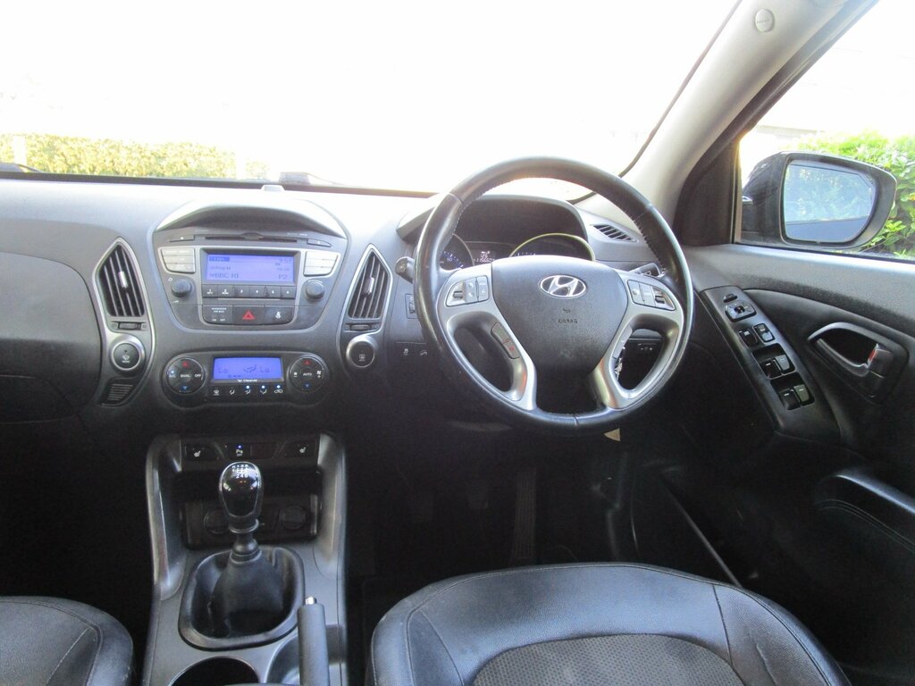 Hyundai Ix35 Crdi Se Suv White #14