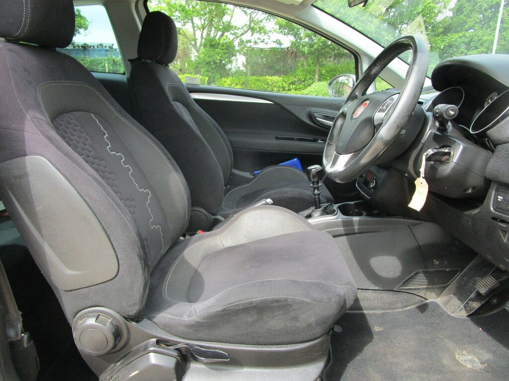 Fiat Punto 1.4 Gbt - 2013 13 Blue #15