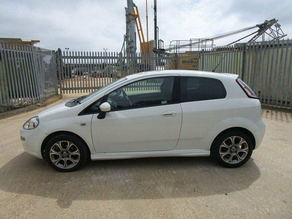 Fiat Punto 1.4 Gbt - 2013 13 Blue #8