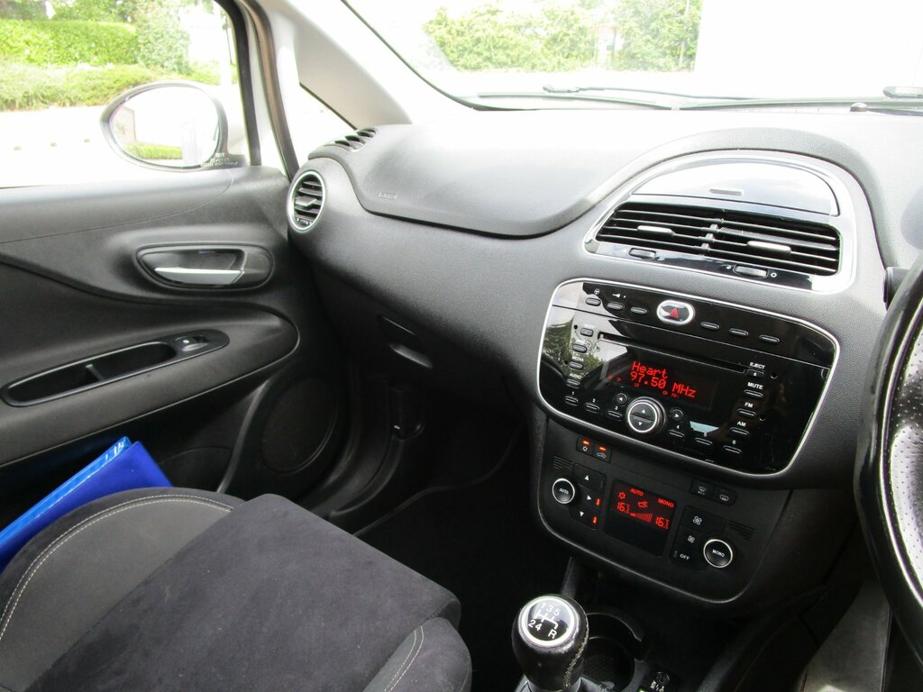 Fiat Punto 1.4 Gbt - 2013 13 Blue #16
