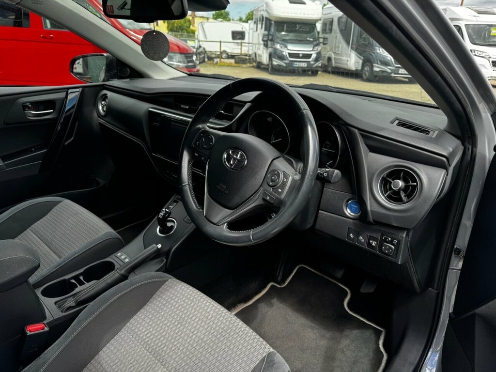 Toyota Auris Hatchback Grey #6