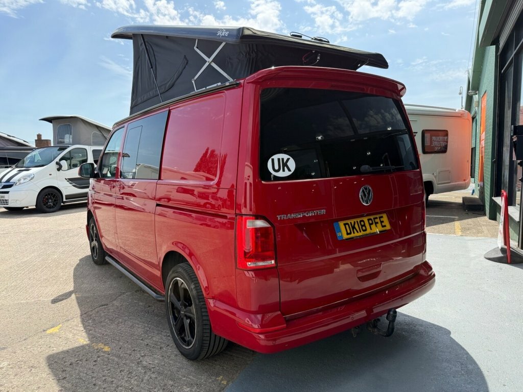 Volkswagen Transporter 2L Highline Red #6