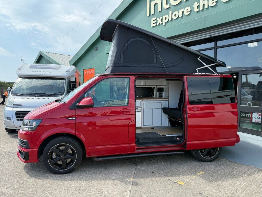 Volkswagen Transporter 2L Highline Red #3