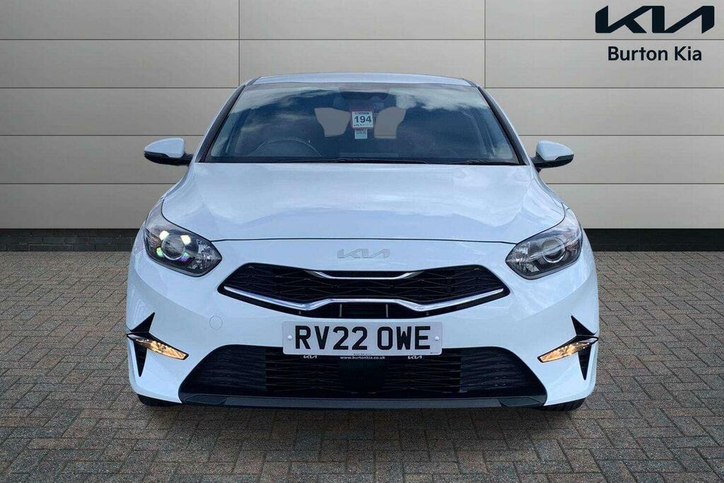 Kia Ceed 1.5 T-gdi 3 Hatchback Euro 6 S RV22OWE White #5