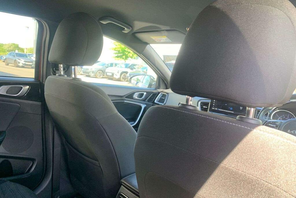 Kia Ceed 1.6L 1 White #30