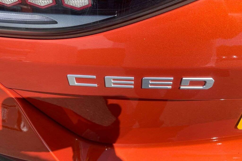 Kia Ceed 1.6L 1 White #23