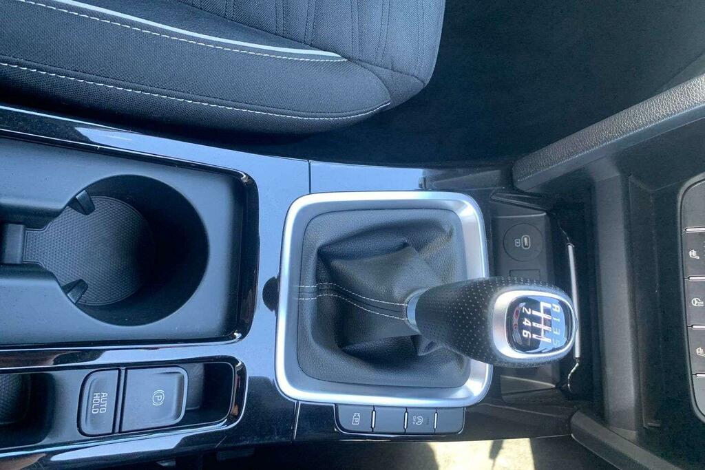 Kia Ceed 1.6L 1 White #17
