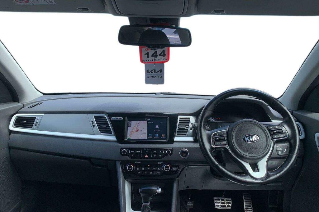 Kia Niro Suv White #9