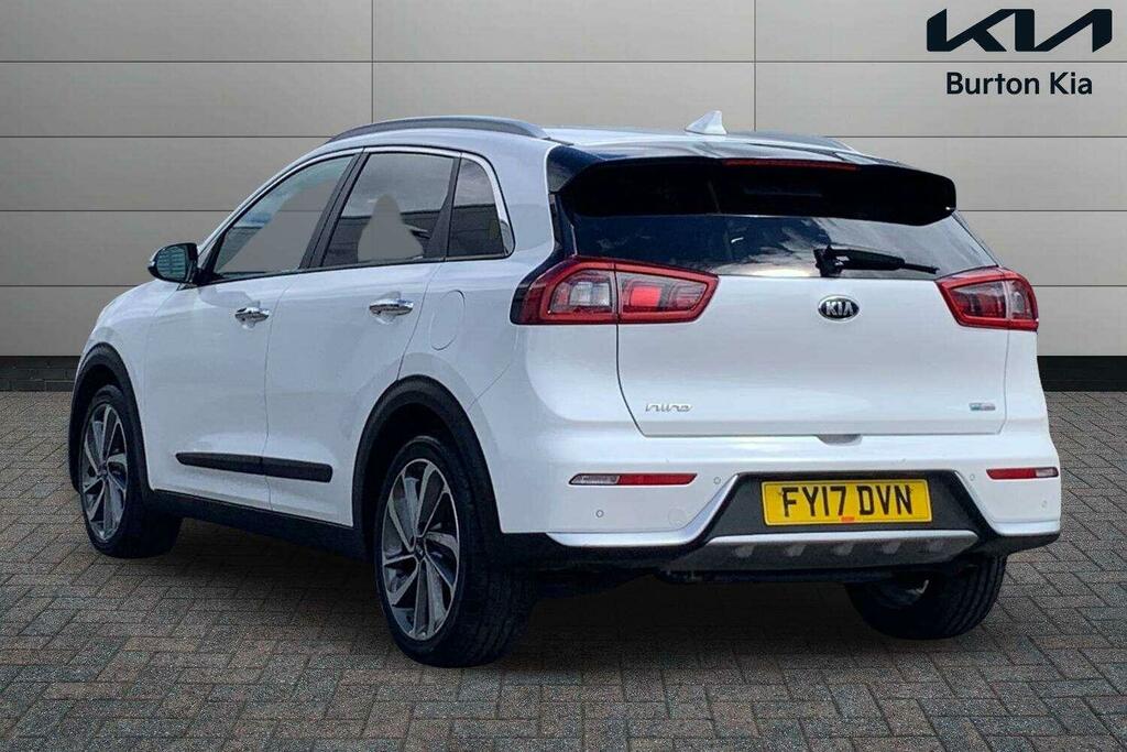 Kia Niro Suv White #2
