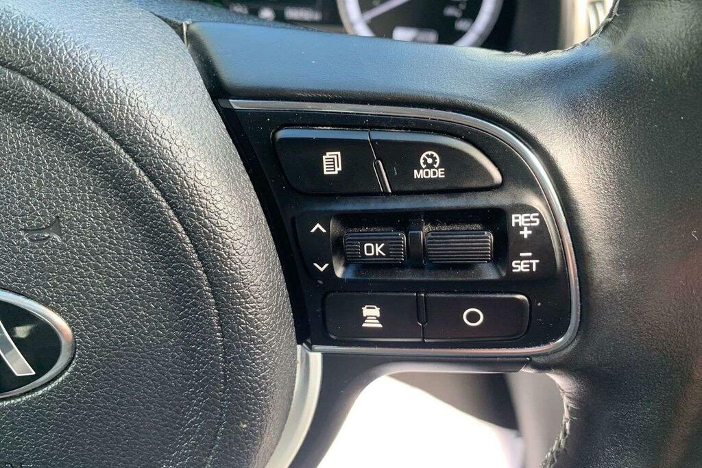 Kia Niro Suv White #33