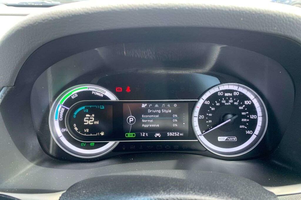 Kia Niro Suv White #14