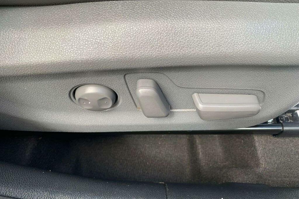 Kia Niro Suv White #32