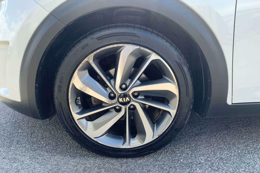 Kia Niro Suv White #6