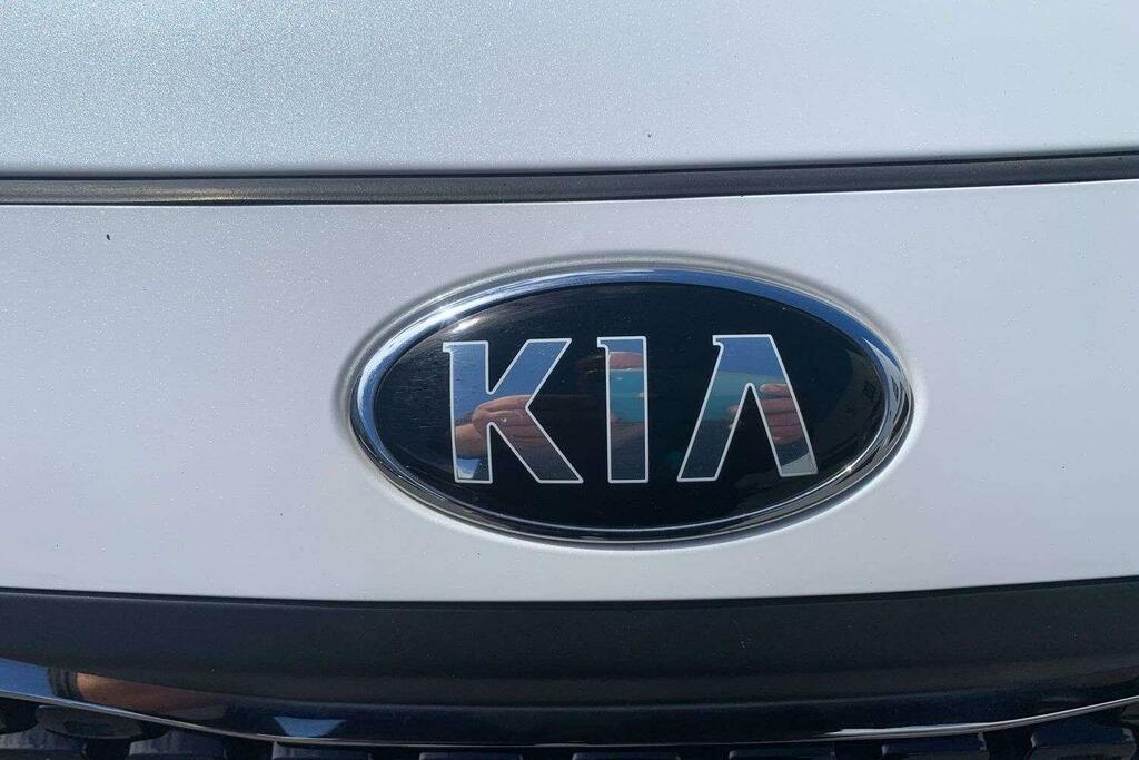 Kia Niro Suv White #25