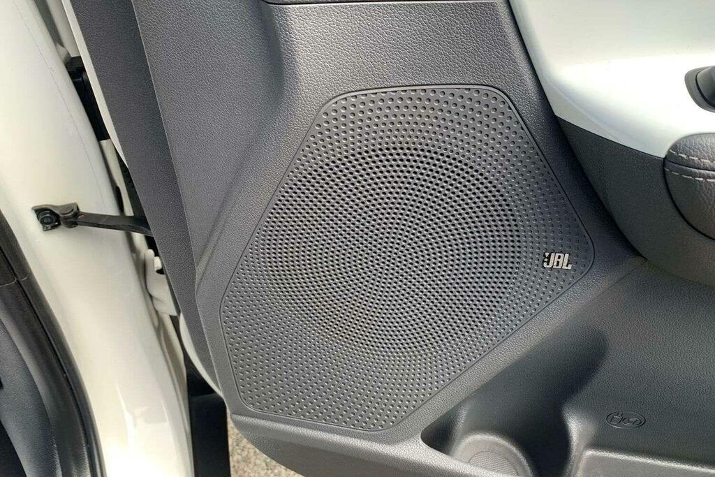 Kia Niro Suv White #23