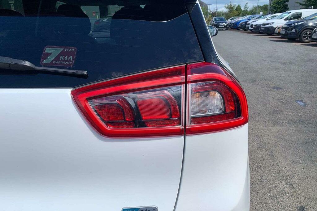 Kia Niro Suv White #27