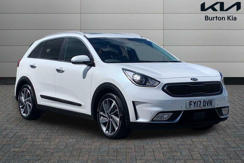 Kia Niro Suv White #1