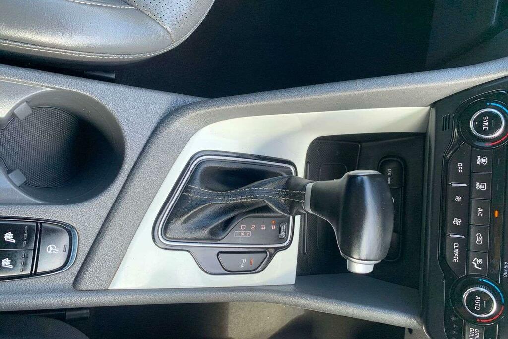 Kia Niro Suv White #17
