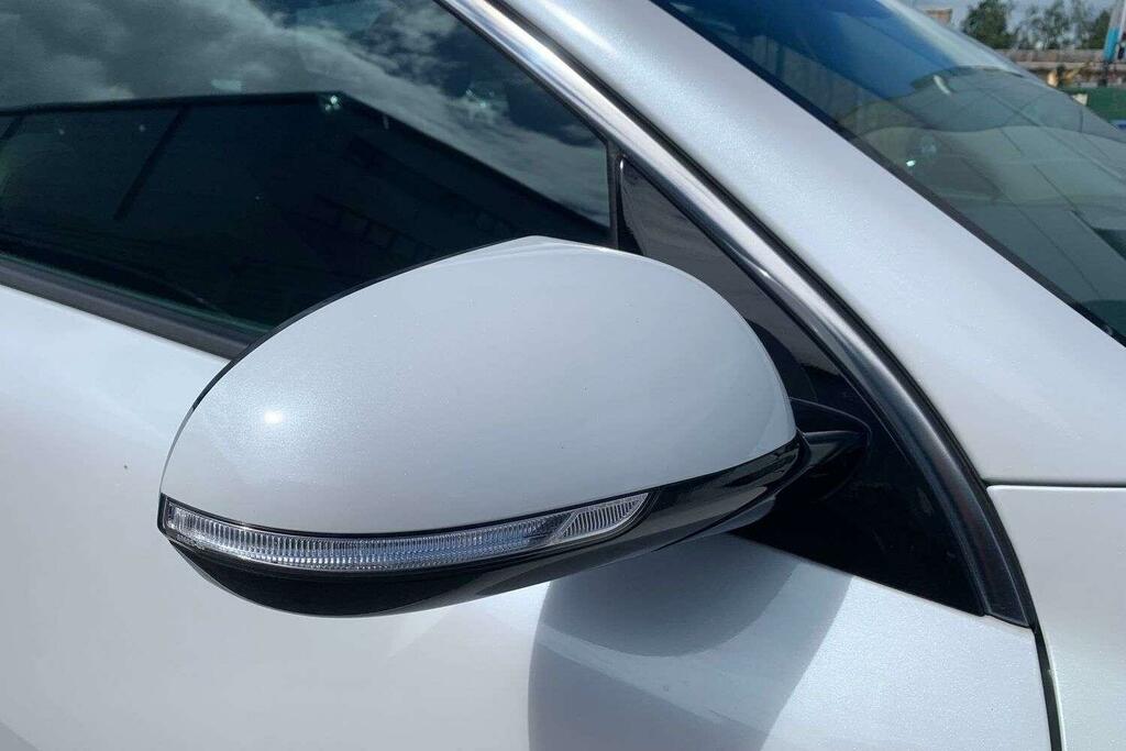 Kia Niro Suv White #29
