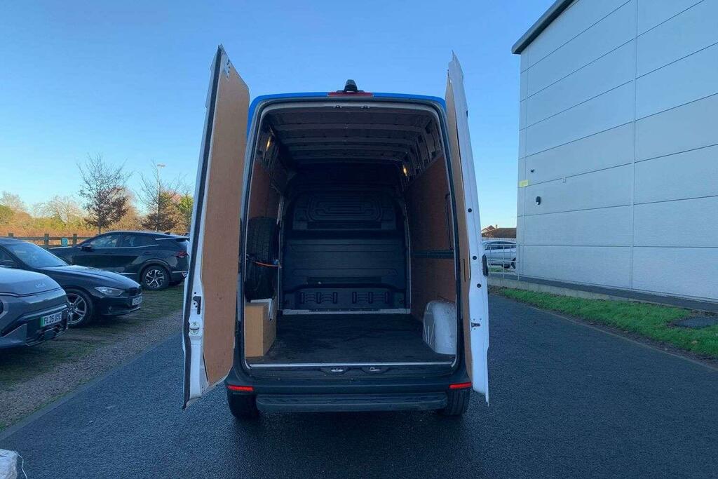 Mercedes-Benz eSprinter Esprinter Progressive White #19