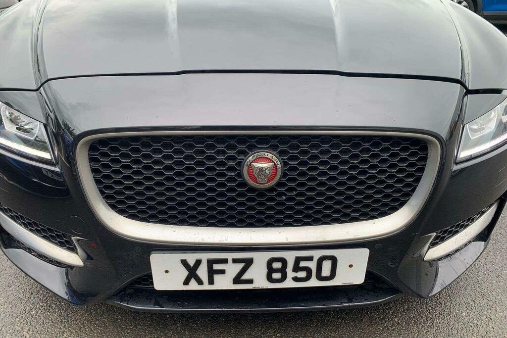 Jaguar XF D R-sport White #30