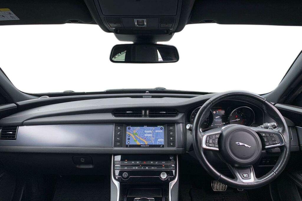 Jaguar XF D R-sport White #9