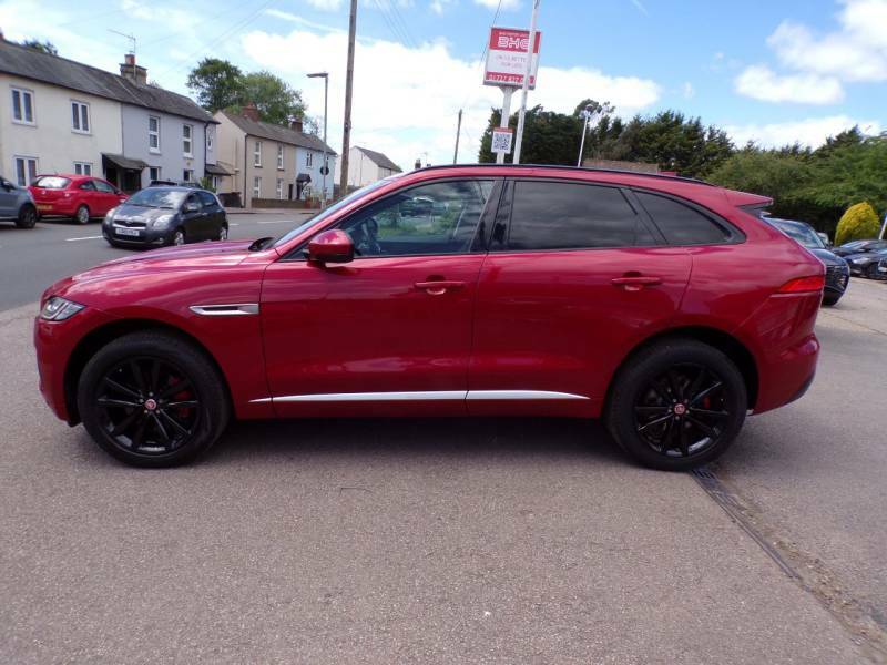 Jaguar F-Pace 3.0 Supercharged V6 S Awd Red #4