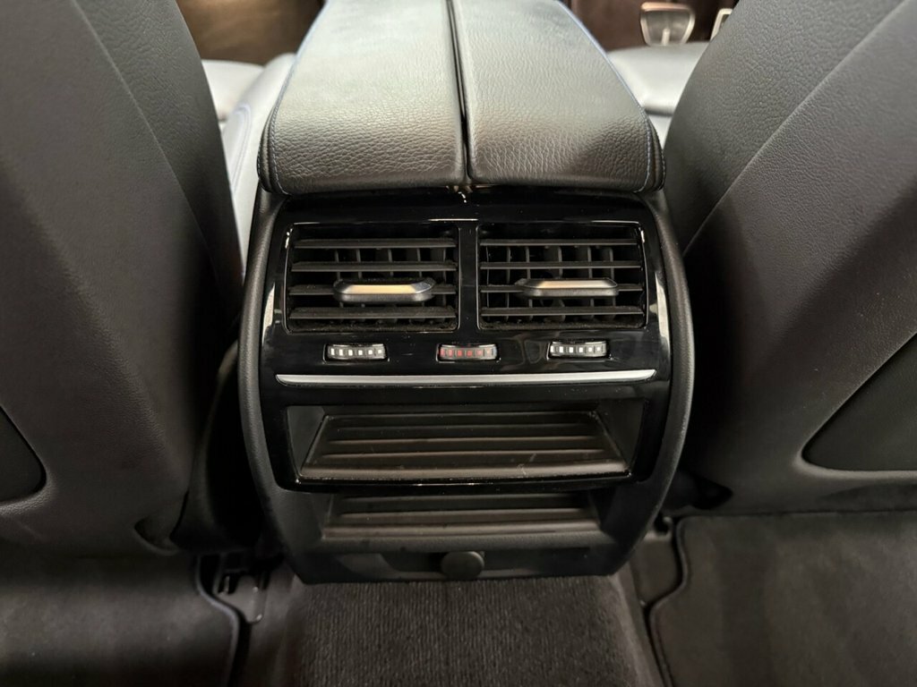 BMW 5 Series 3L M Sport LV68JRX Grey #4