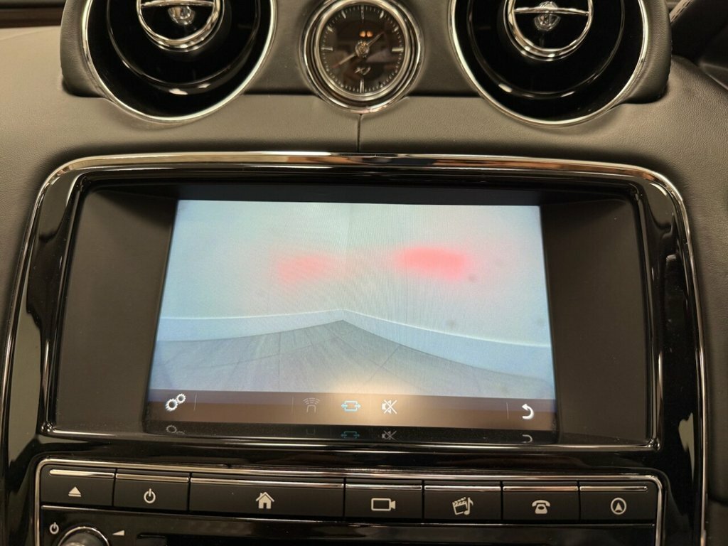 Jaguar XJ 3L Portfolio MX18ULT Grey #2