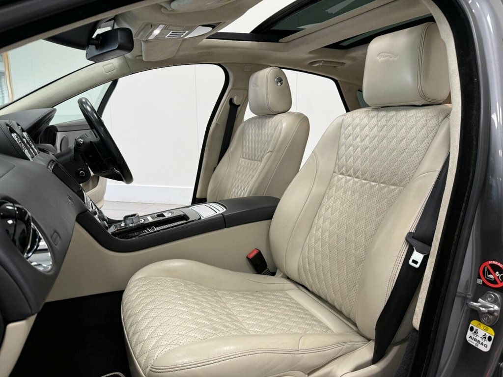 Jaguar XJ 3L Portfolio MX18ULT Grey #6