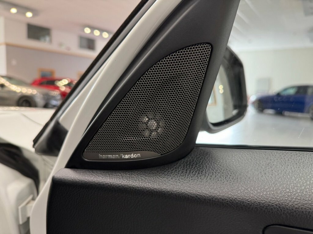 BMW 1 Series 3L Shadow Edition FR19GOH White #2