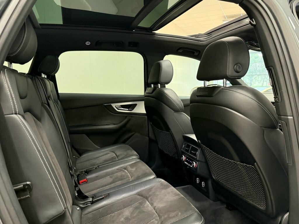 Audi Q7 2018 67 Black #10