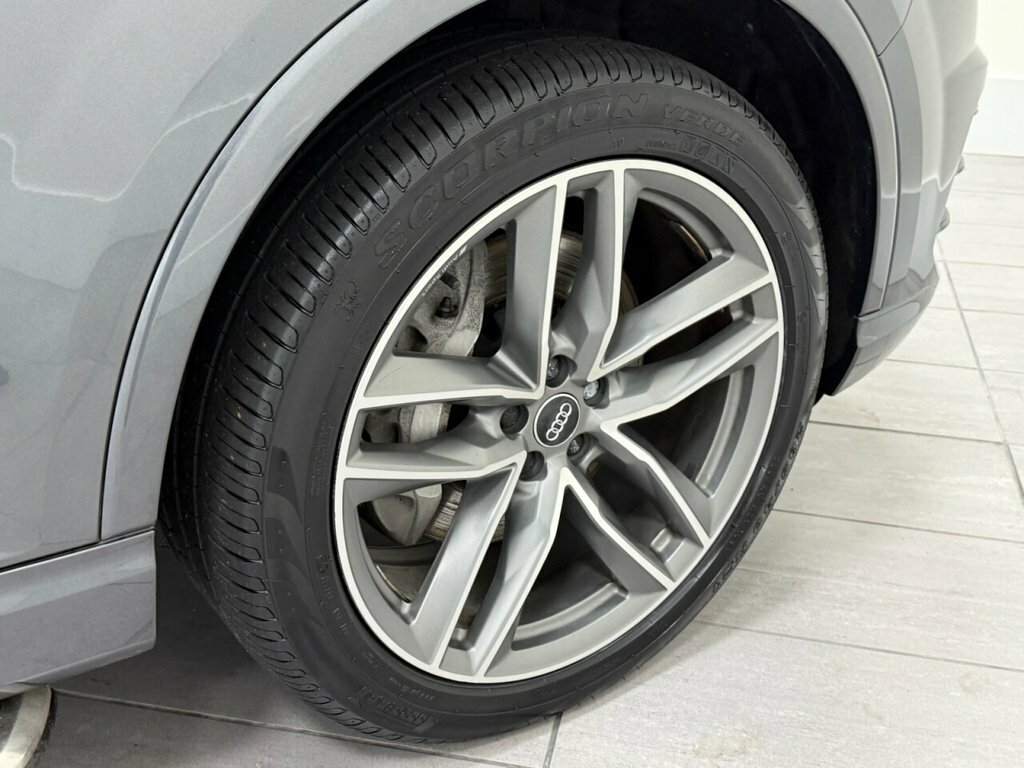Audi Q7 2018 67 Black #35