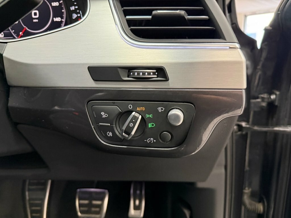Audi Q7 2018 67 Black #24