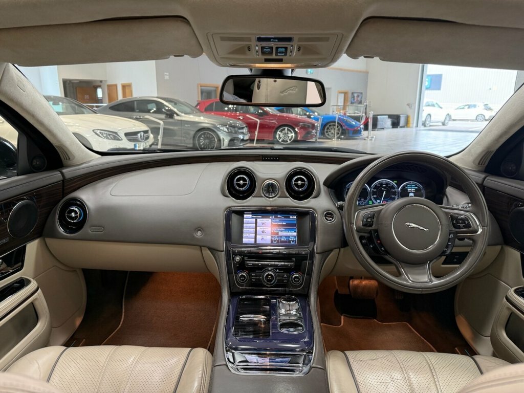 Jaguar XJ D V6 Portfolio Silver #15